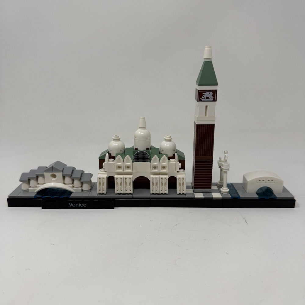 LEGO ARCHITECTURE: Venice (21026) 100% COMPLETE (NO BOX/MANUAL) - Picture 1 of 11